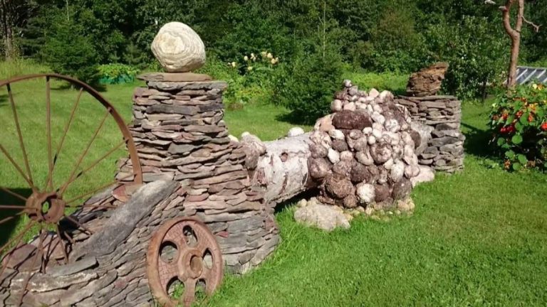 Камни на даче - оградительные и декоративные варианты применения
