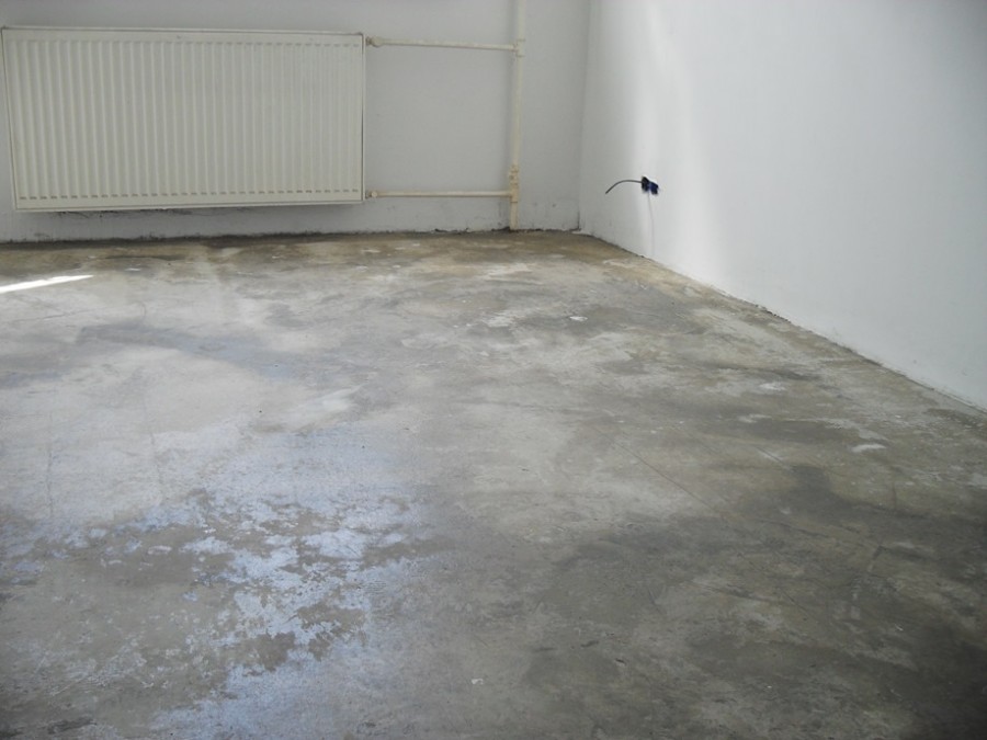 старый бетонный пол